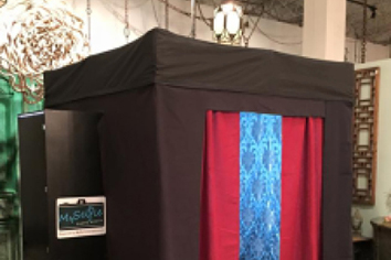 enclosed photo booth in sarasota
